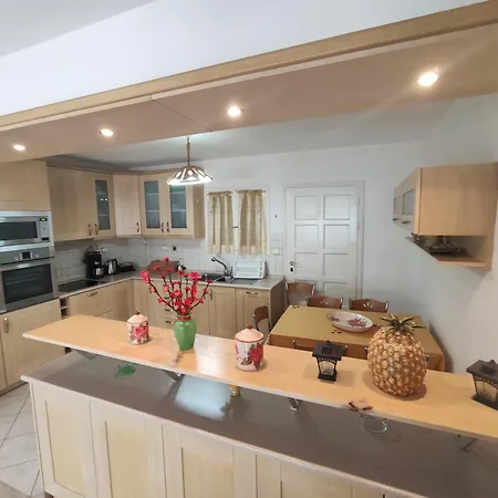 Sunflower House 바티